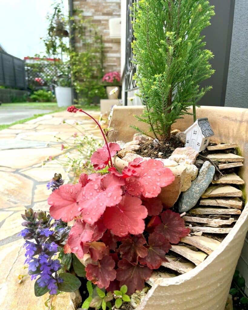 Repurpose Your Broken Pots Into Beautiful Garden Arrangements